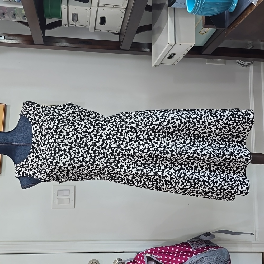 Talbots black and white dress size M